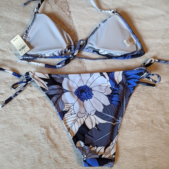 aerie Triangle Bikini Top and Cheeky Bikini Bottom - Picture 12 of 16